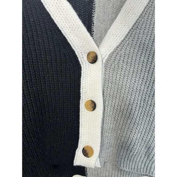 Almost Famous Women Medium Colorblock Crop Cardigan Sweater Black‎ White RAE1662 - Picture 4 of 9